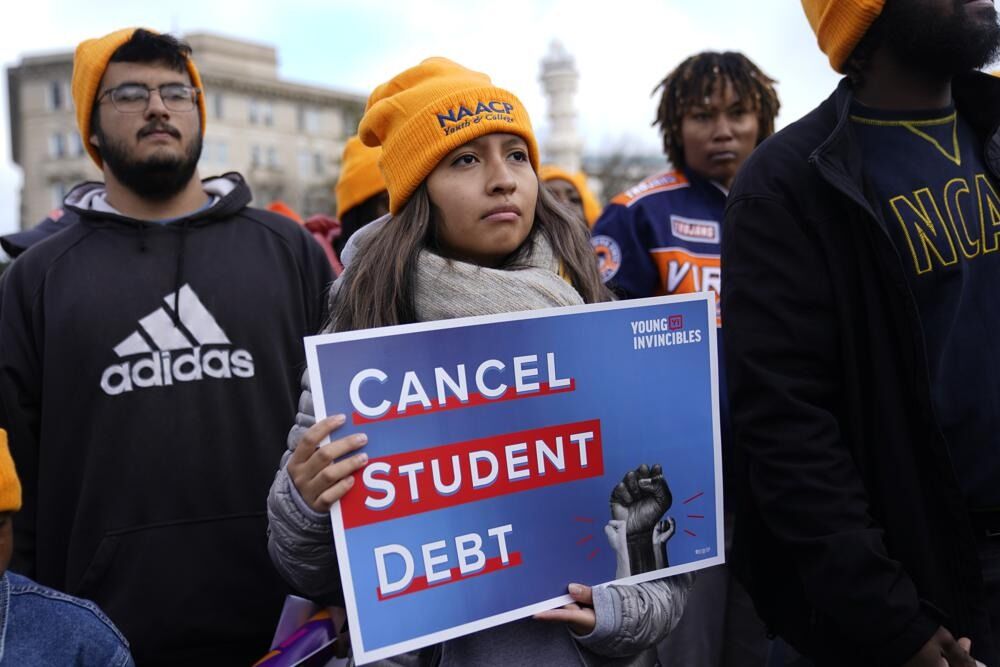 Student advocates for student loan debt - AP - 3.1.23